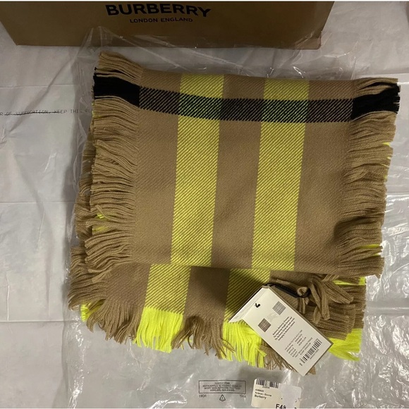 Authentic BURBERRY Cashmere Half Mega Check Fringe Scarf Neon Yellow - Picture 4 of 9